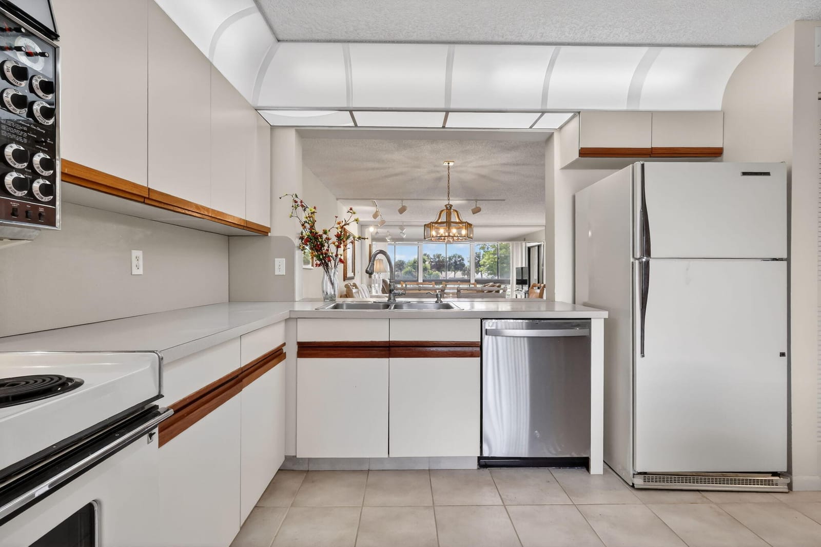 5561 Fairway Park Drive 203 — photo 3