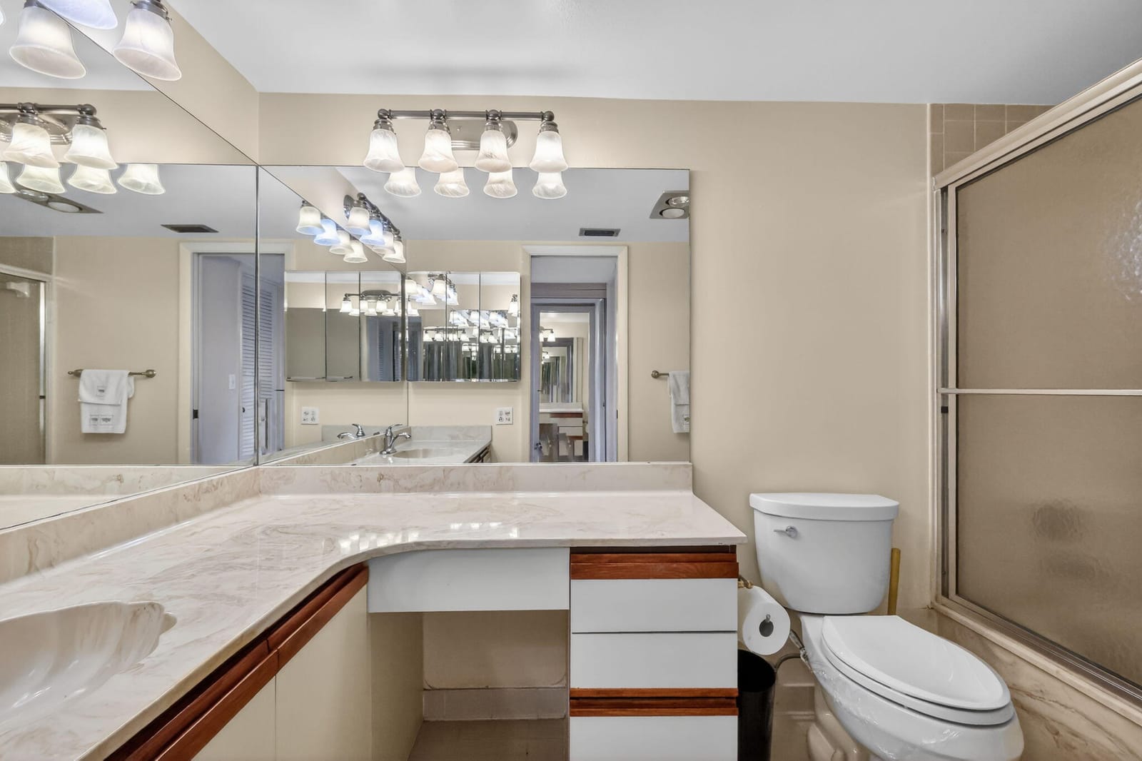 5561 Fairway Park Drive 203, Boynton Beach, FL 33437 photo 22