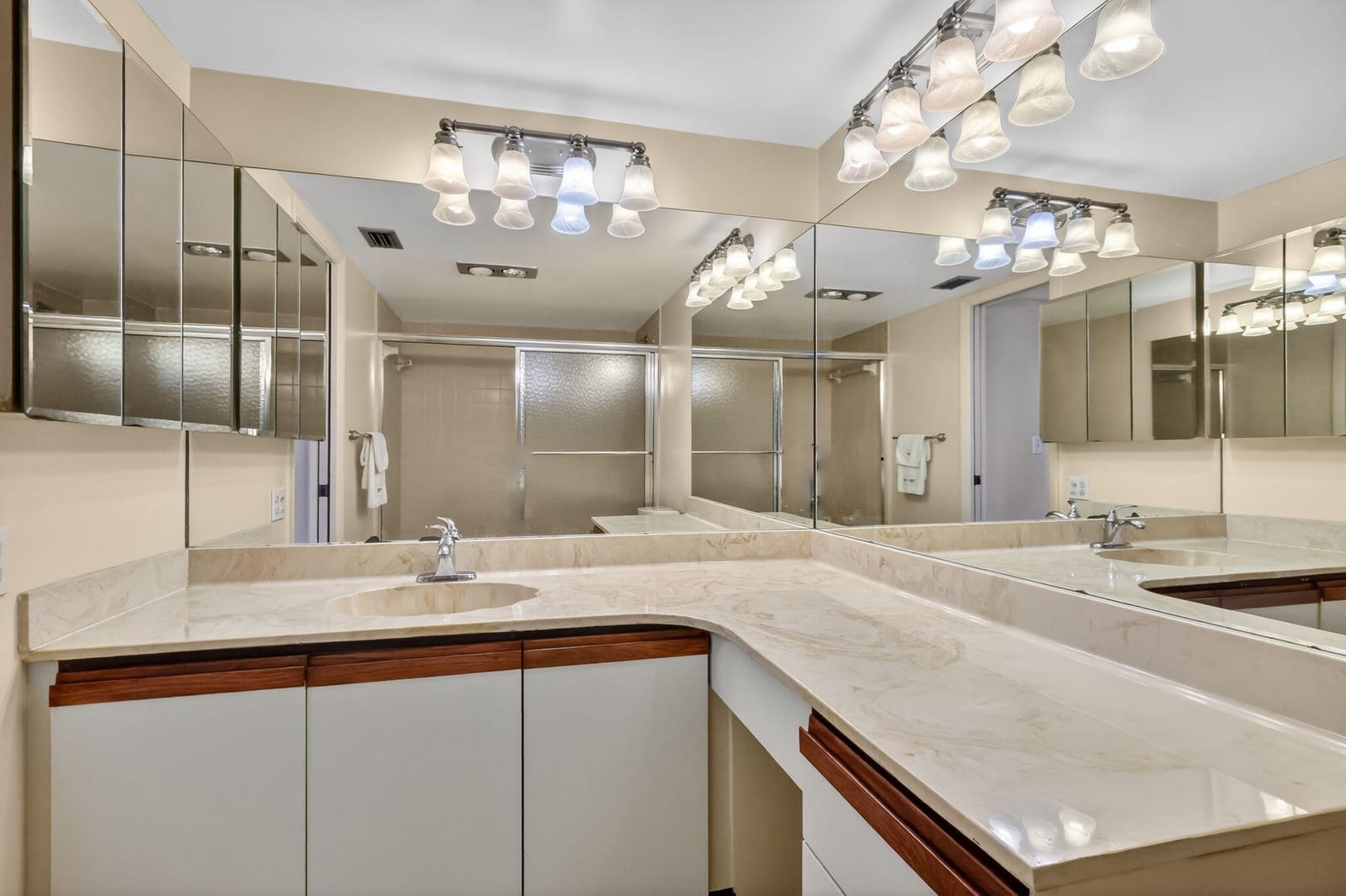 5561 Fairway Park Drive 203, Boynton Beach, FL 33437 photo 24