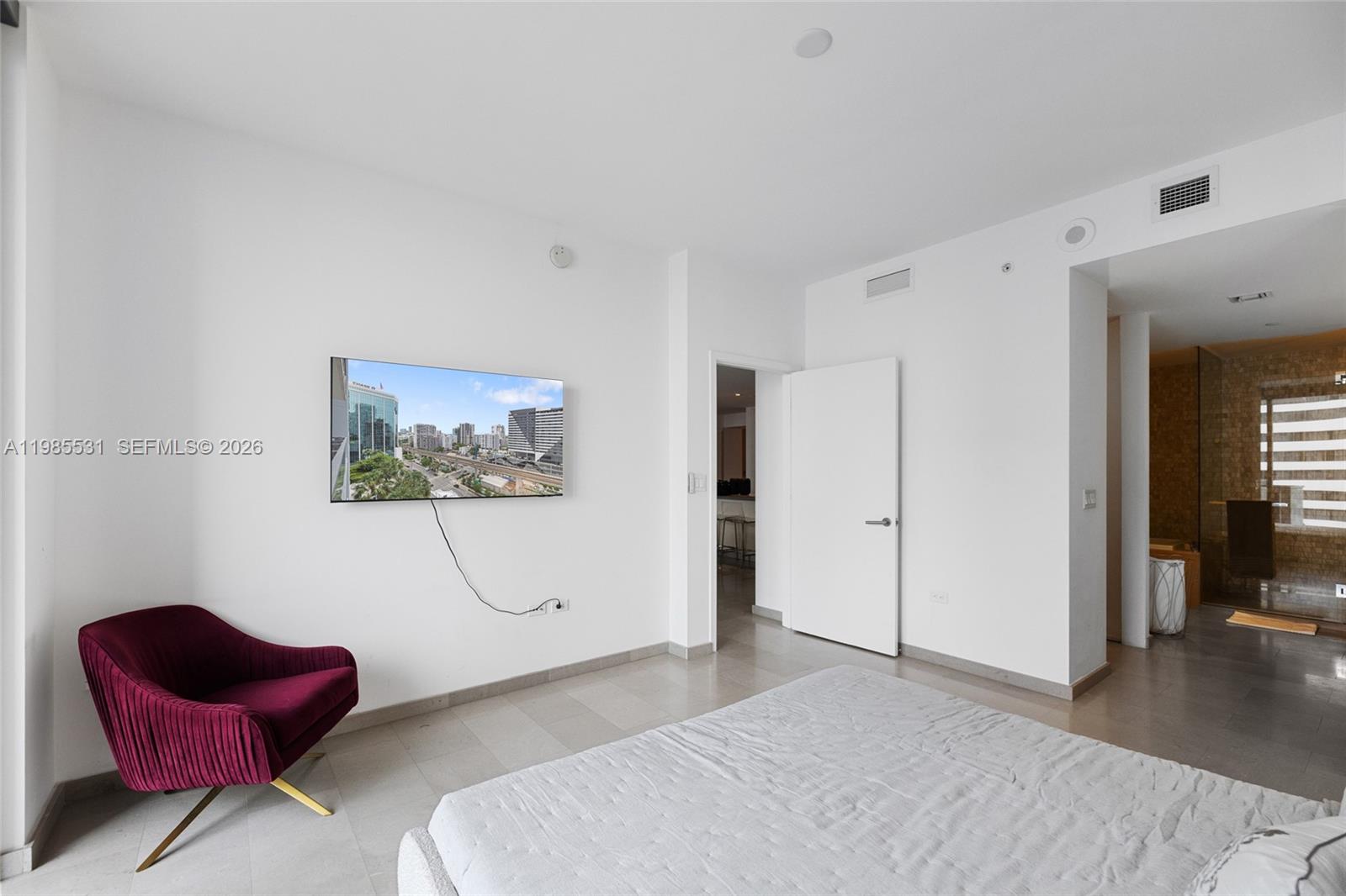 88 SW 7th Street 1010, Miami, FL 33130 photo 17