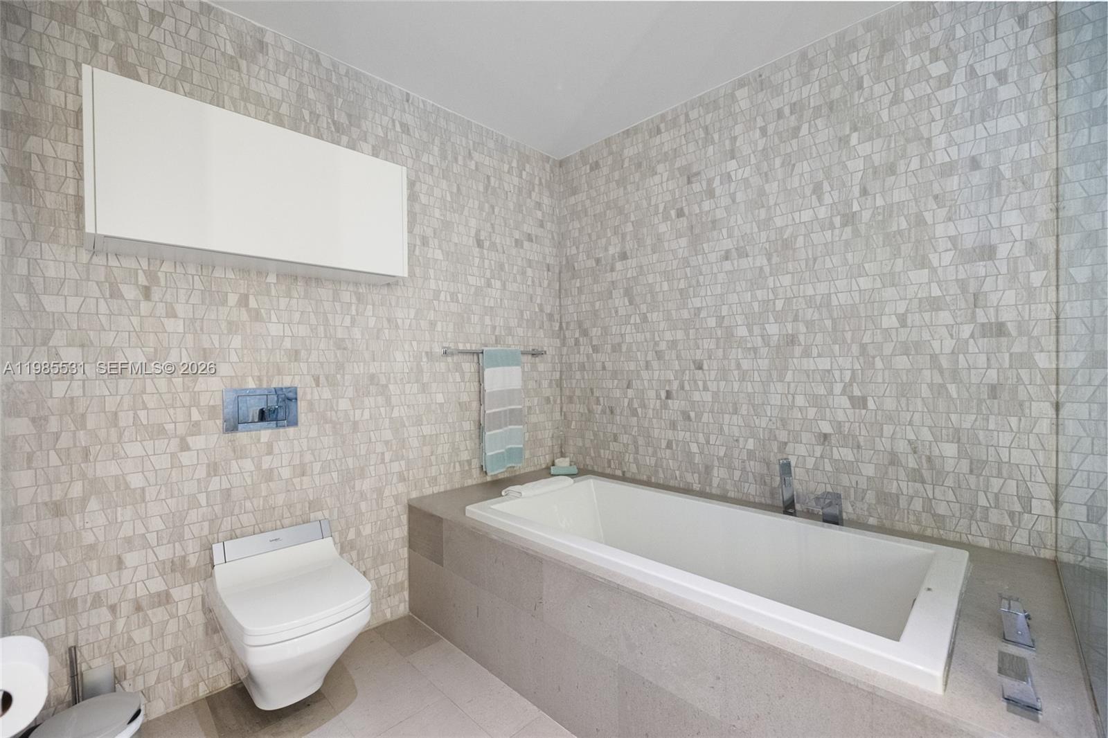 88 SW 7th Street 1010, Miami, FL 33130 photo 24