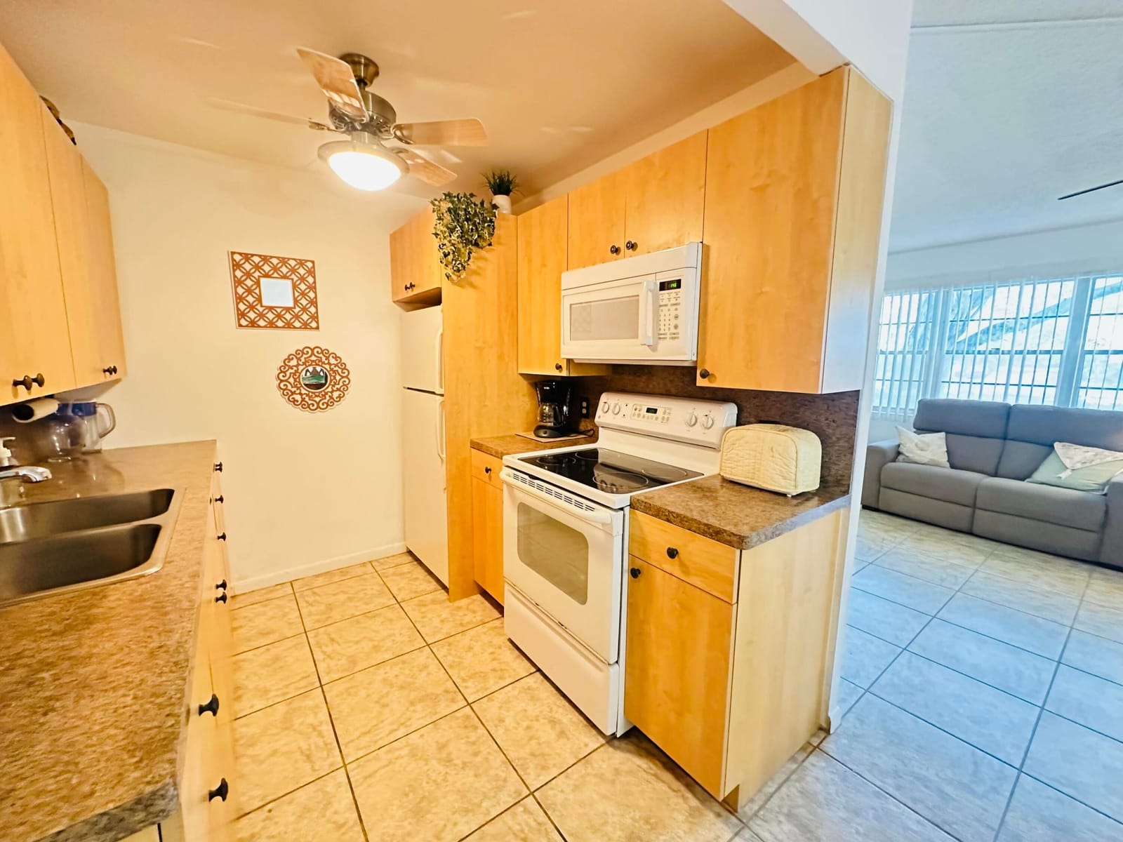 1146 Cambridge G — photo 11