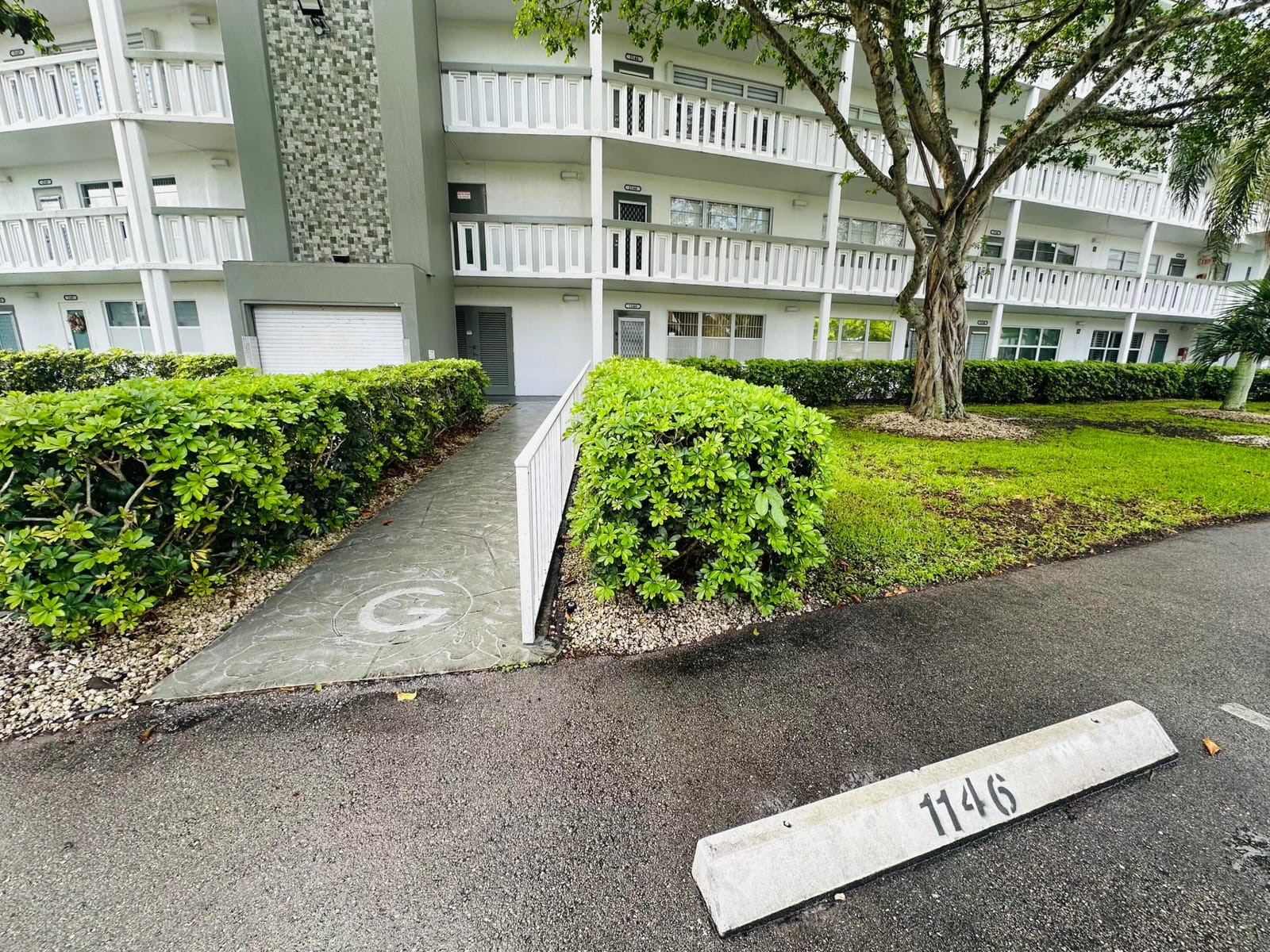 1146 Cambridge G, Deerfield Beach, FL 33442 photo 23