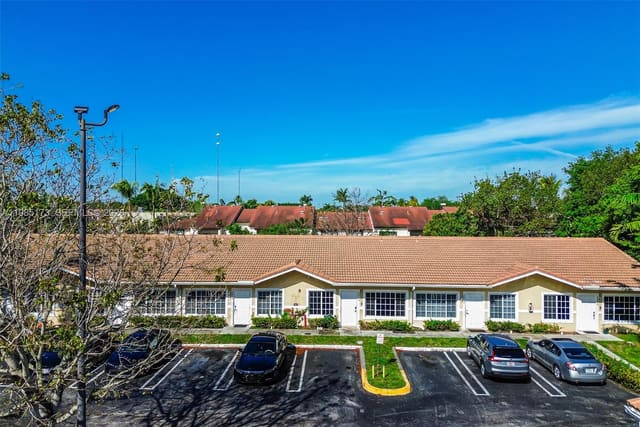 3916 SW 48th Avenue, sold in Pembroke Park
