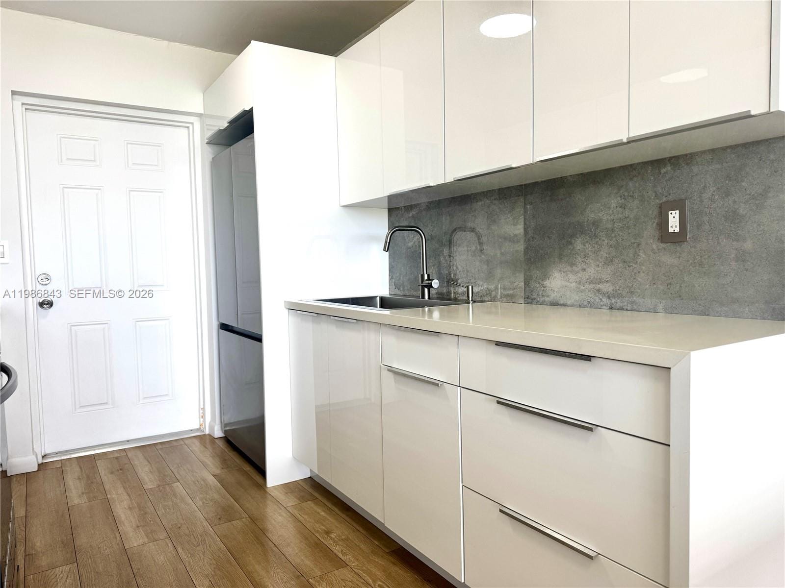 16850 S Glades Drive 8C — photo 3