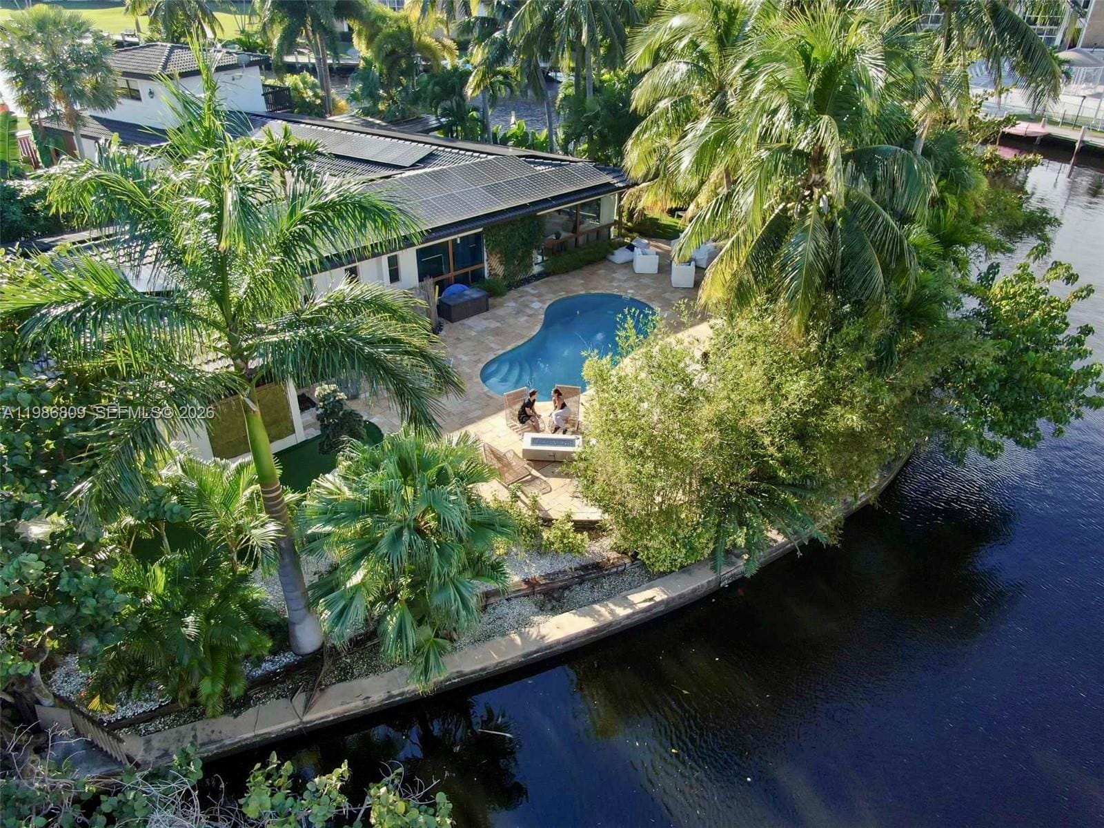 1675 Coral Gardens Drive — photo 2