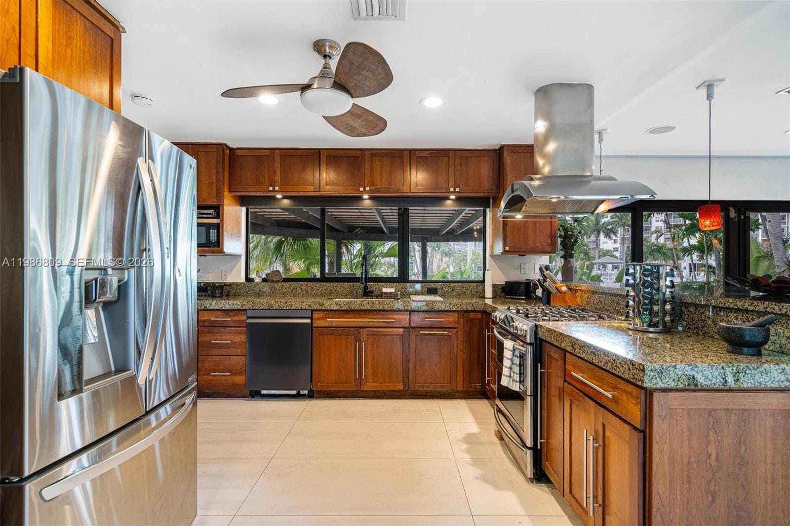 1675 Coral Gardens Drive — photo 7