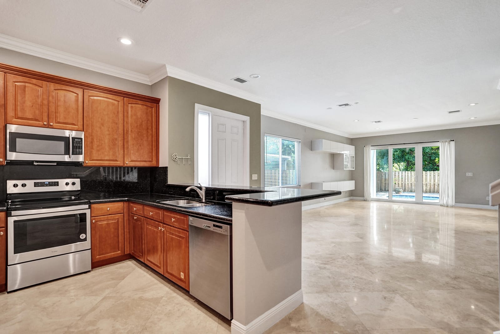 850 SW 11th Court 850, Fort Lauderdale, FL 33315 photo 4