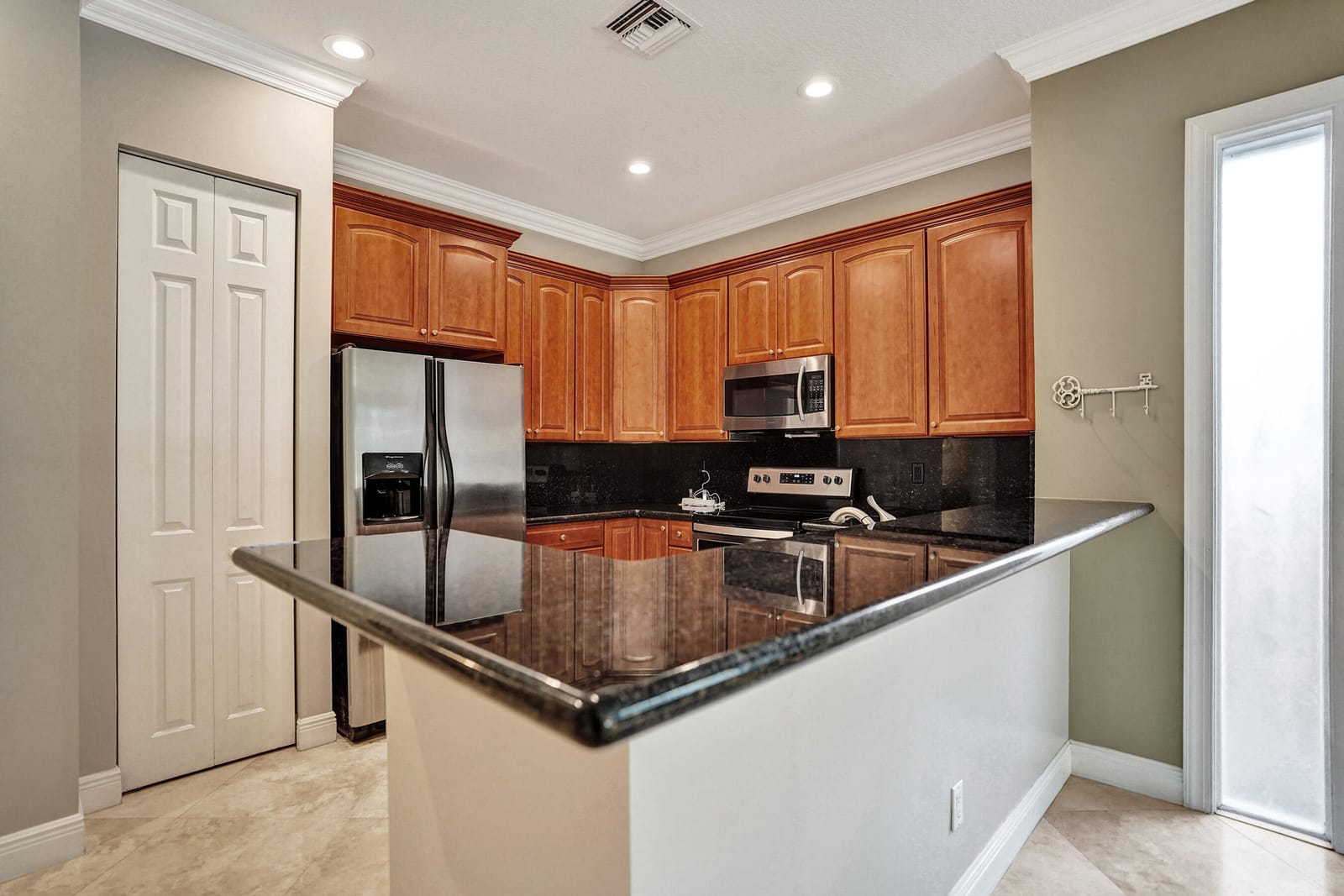 850 SW 11th Court 850, Fort Lauderdale, FL 33315 photo 5