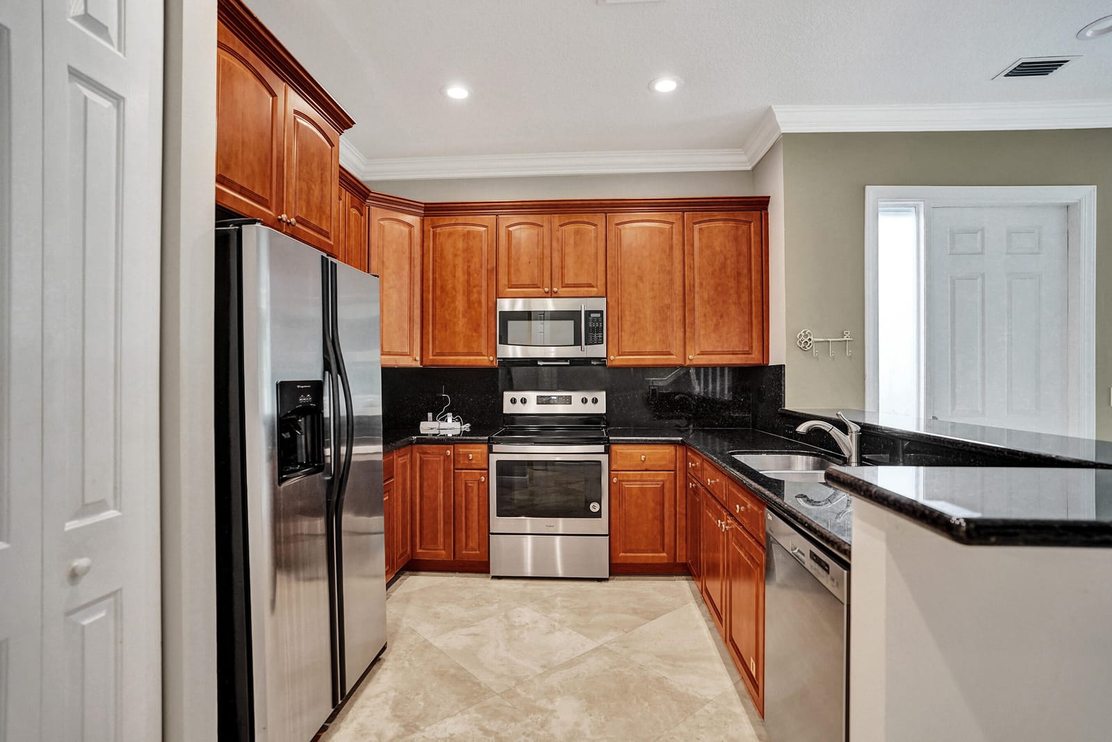 850 SW 11th Court 850, Fort Lauderdale, FL 33315 photo 6
