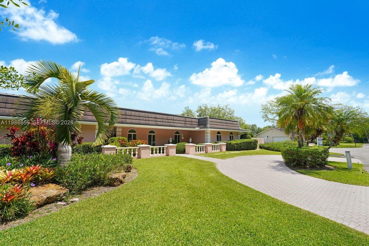 10805 SW 128th Terrace, Miami, FL 33176 photo 2