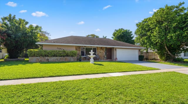 11576 Sanderling Drive, sold in Eastwood Of Wellington 3, Wellington, FL