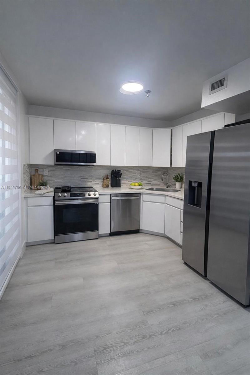 671 NE 195th Street 219E, Miami, FL 33179, Miami