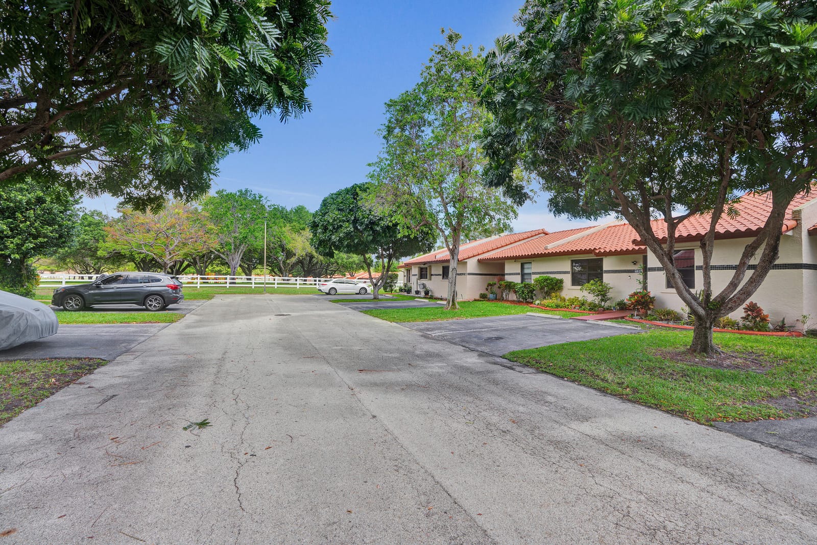 5810 SW 112th Way, Cooper City, FL 33330 photo 2