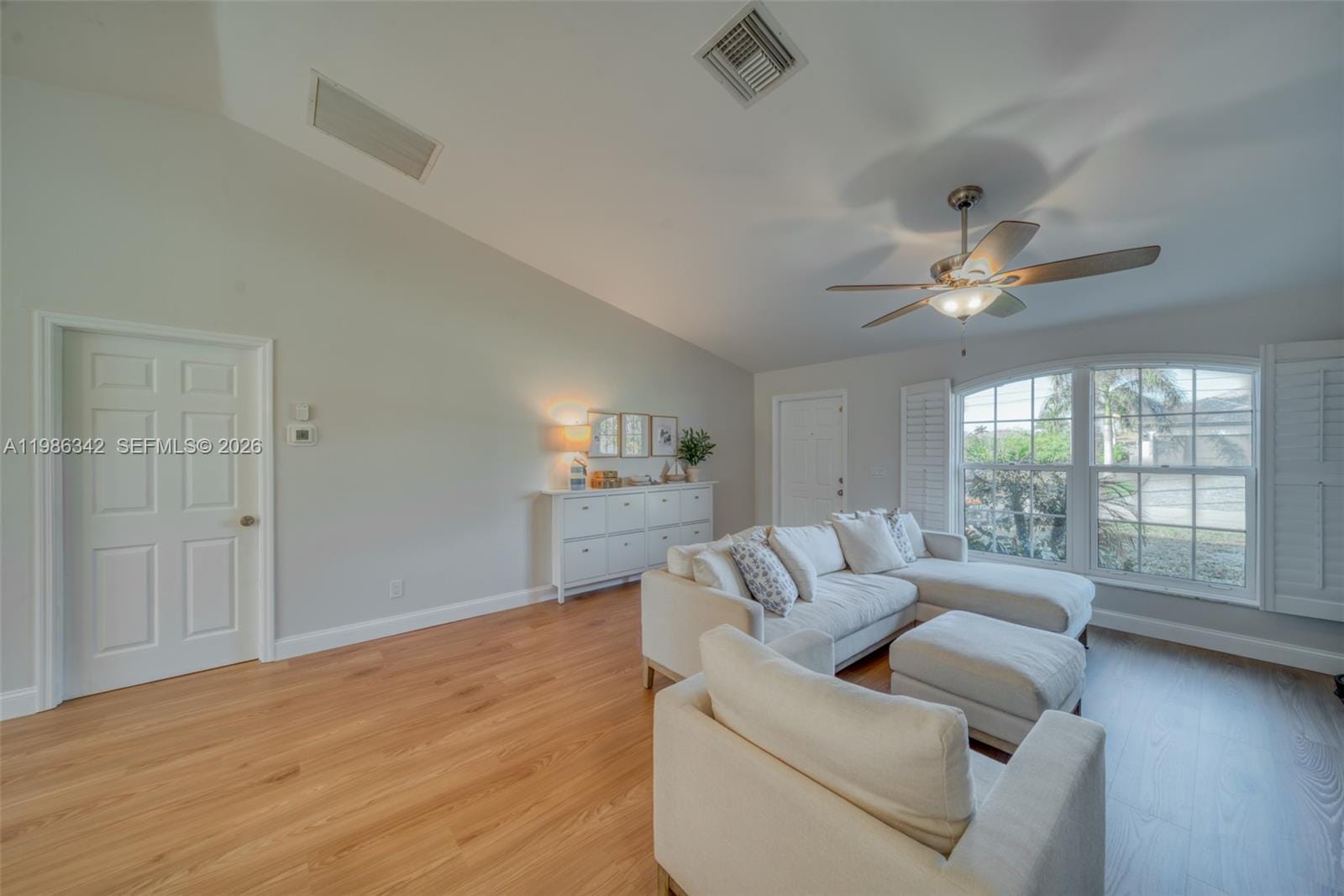 2847 SW 26th Place — photo 6