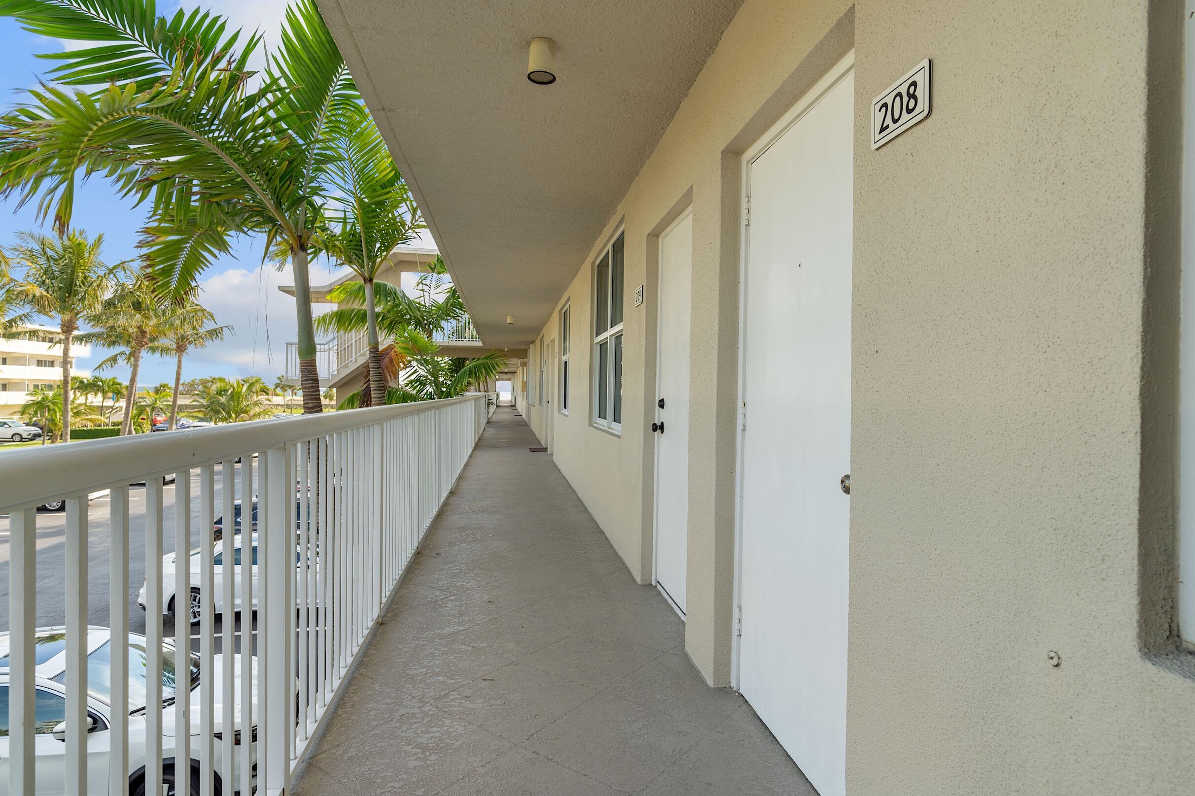 2565 S Ocean Boulevard 208, Palm Beach, FL 33480, Palm Beach