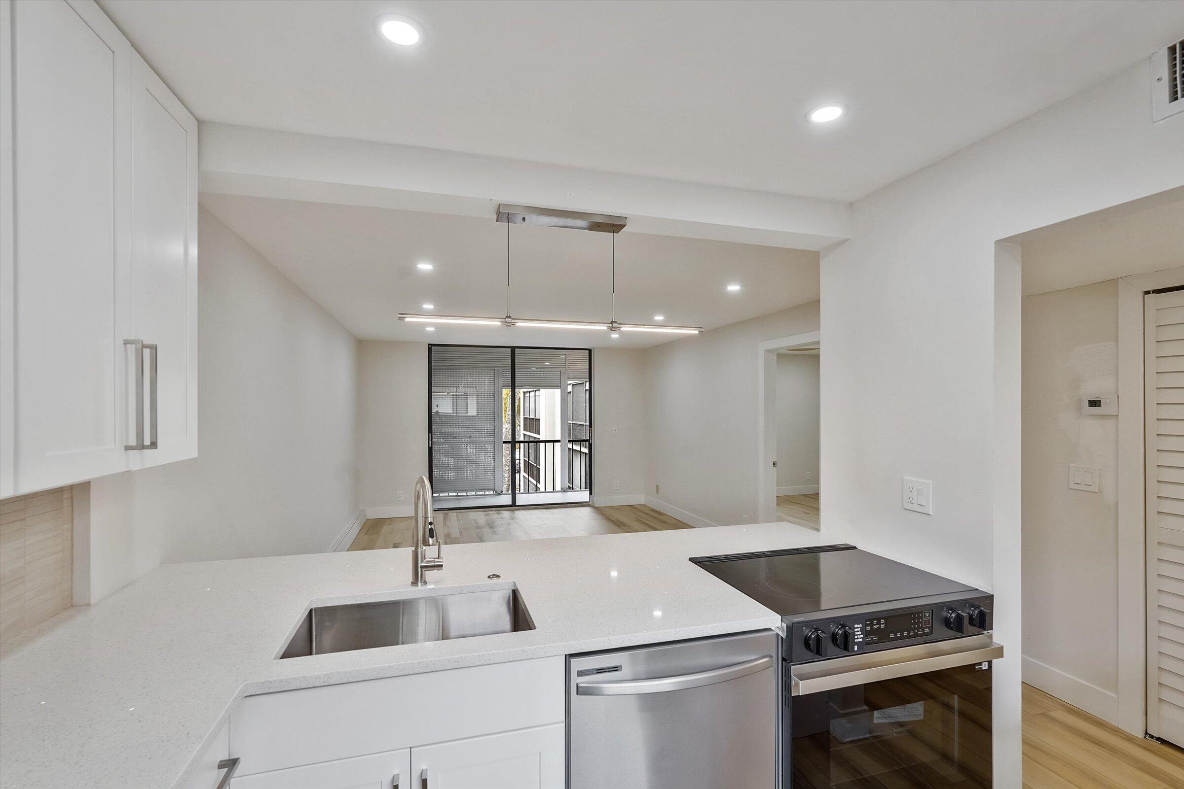 5220 Las Verdes Circle 321, Delray Beach, FL 33484, Delray Beach