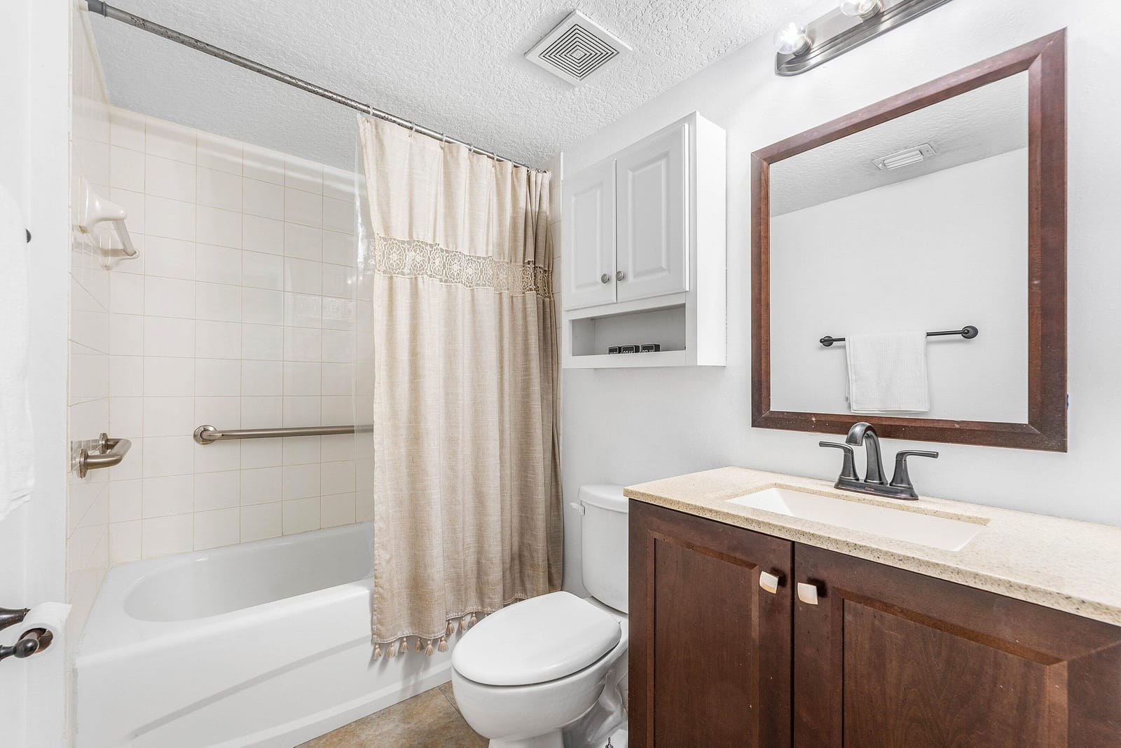 3490 Briar Bay Boulevard 105, West Palm Beach, FL 33411 photo 12