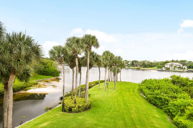 1701 Marina Isle Way 301, Marina At The Bluffs, Jupiter, FL