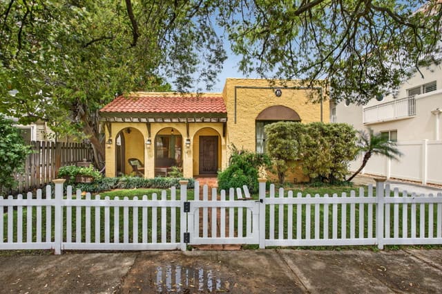 1415 NE 4th Place, sold in Las Olas Park Corr Plat, Fort Lauderdale, FL