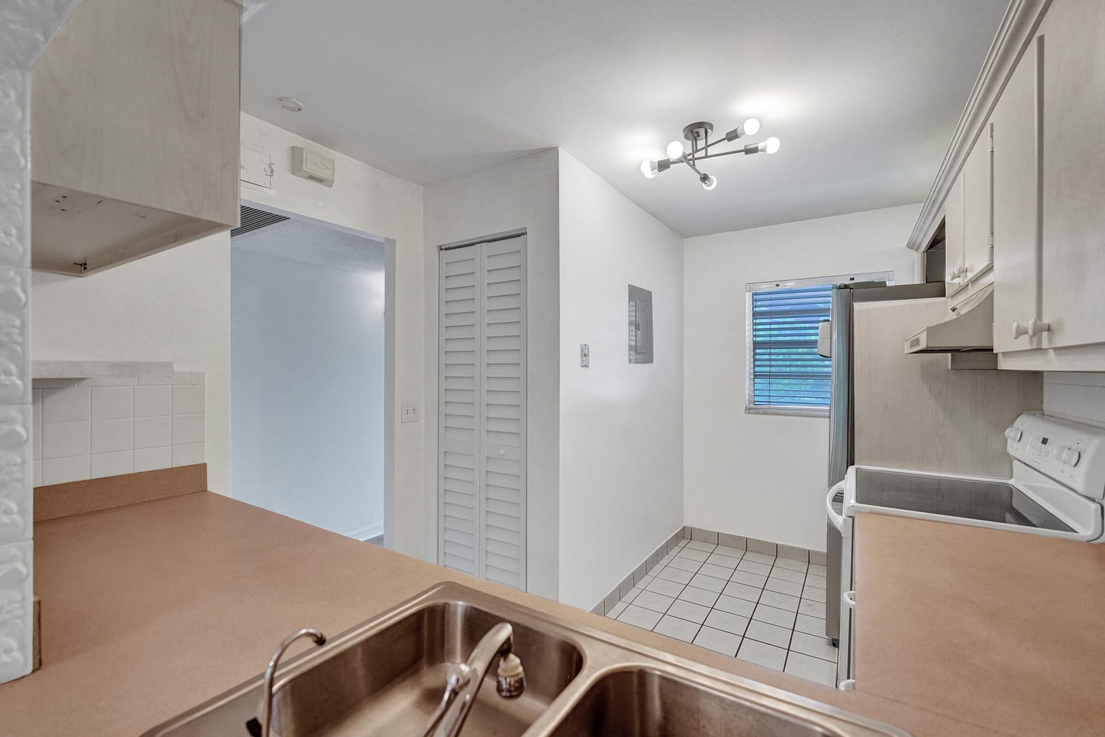 9470 Poinciana Place 308, Davie, FL 33324 photo 17