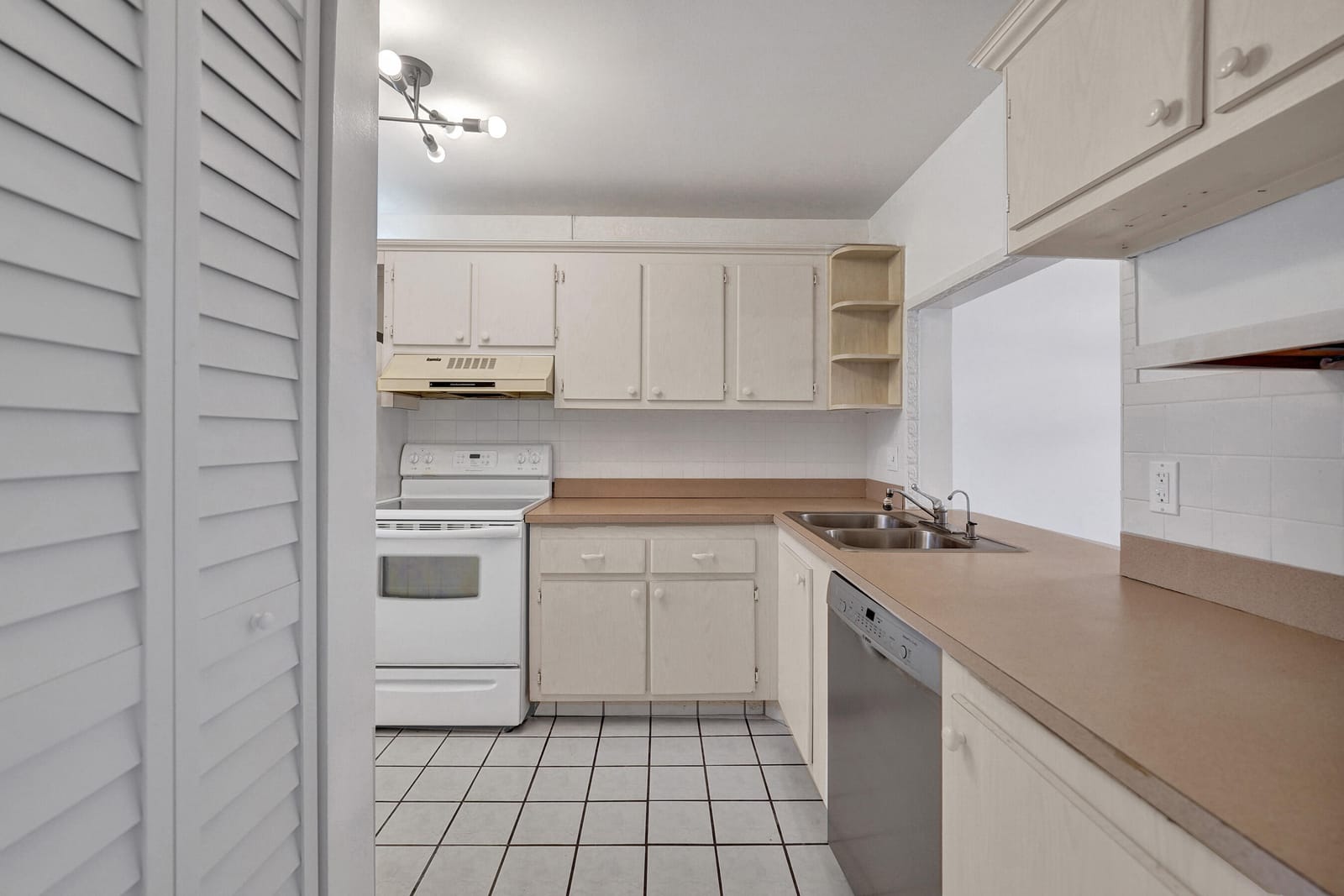 9470 Poinciana Place 308 — photo 8