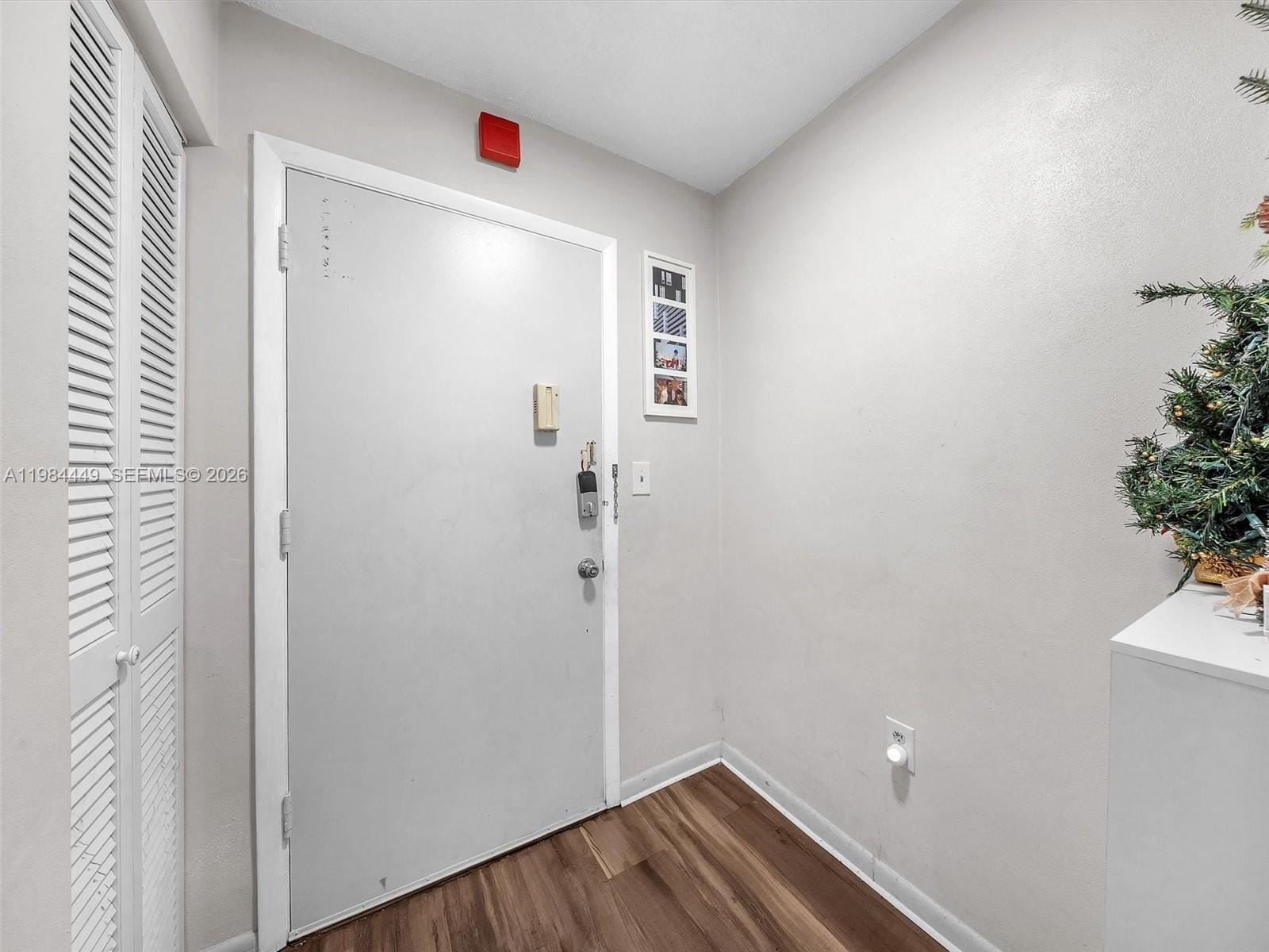 1101 NE 191st Street 307, Miami, FL 33179 photo 4