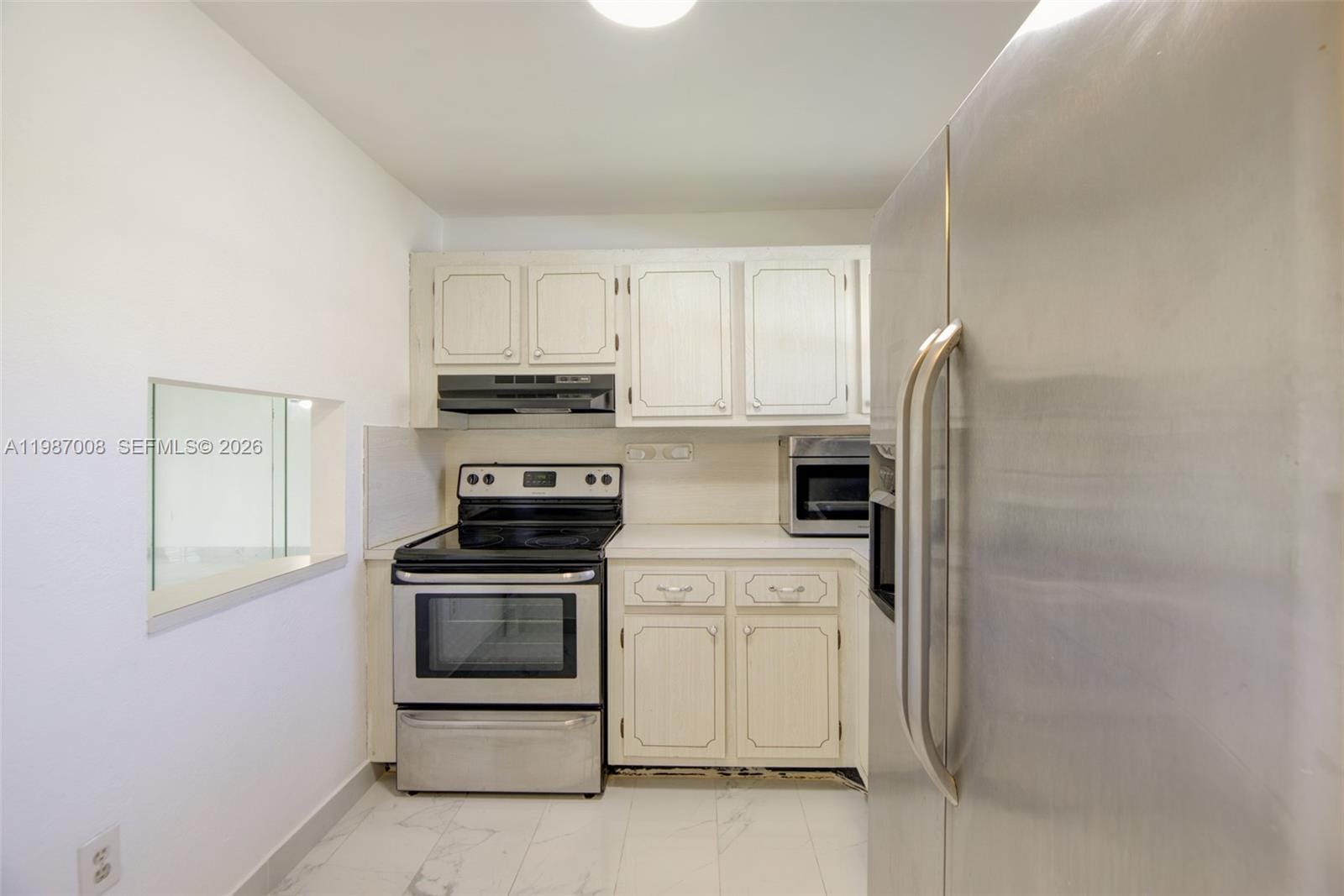 8951 Sunrise Lakes Boulevard 105, Sunrise, FL 33322 photo 16