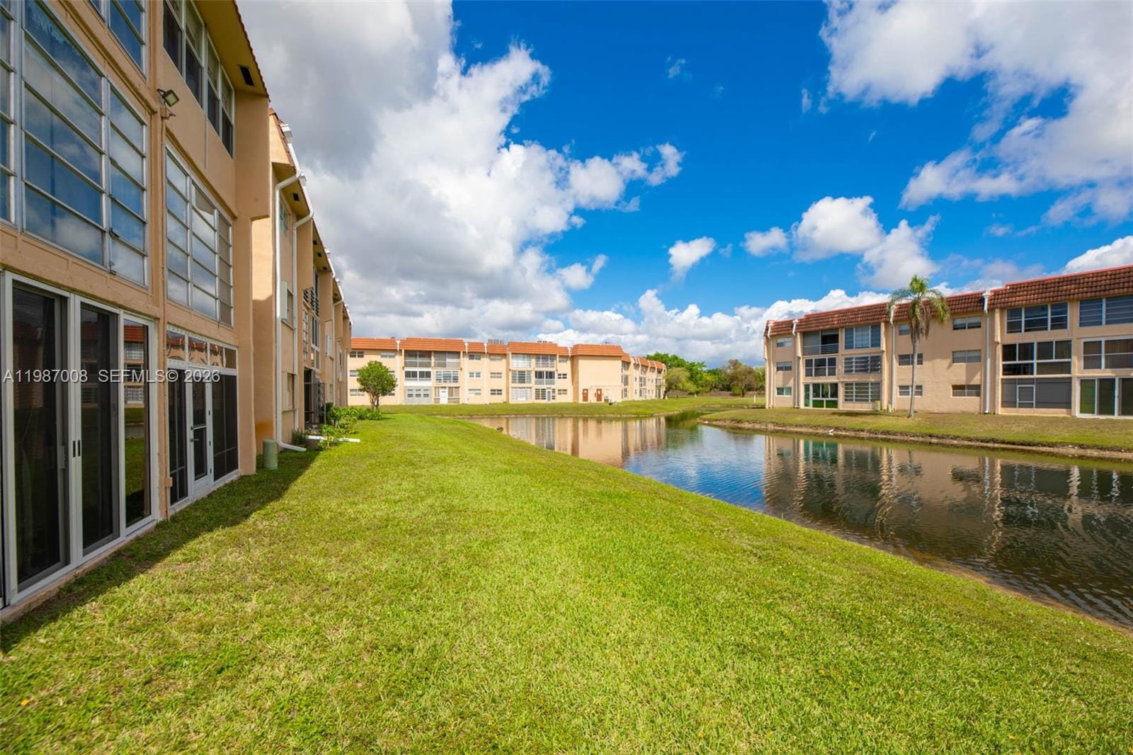 8951 Sunrise Lakes Boulevard 105, Sunrise, FL 33322 photo 28