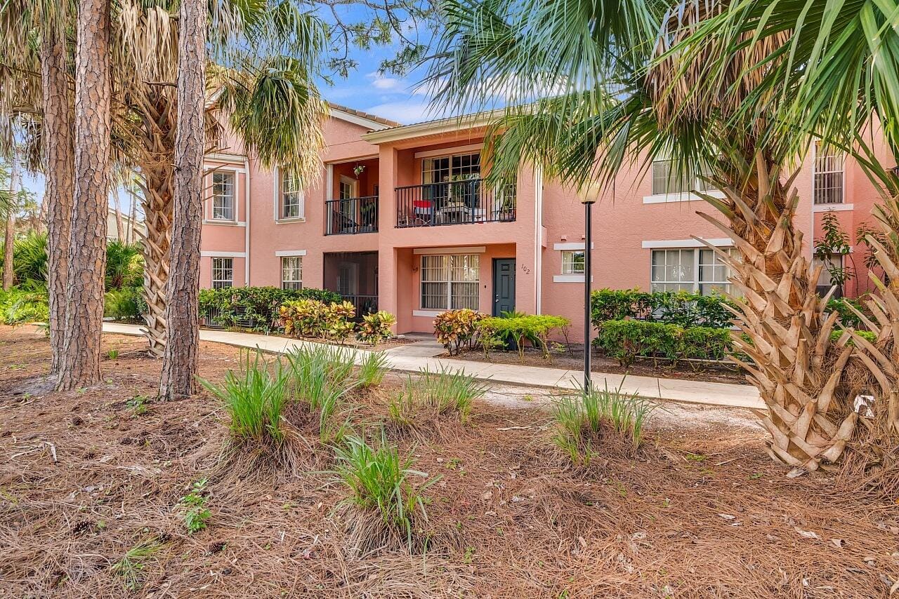 106 SW Peacock Boulevard 4-102, Port St. Lucie, FL 34986