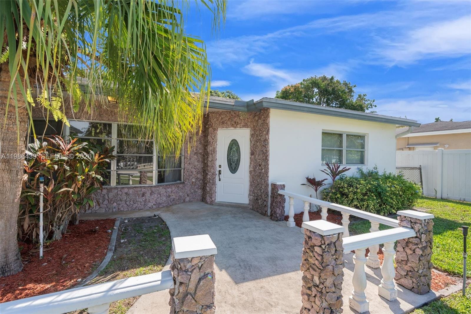 815 SW 50th Terrace — photo 3
