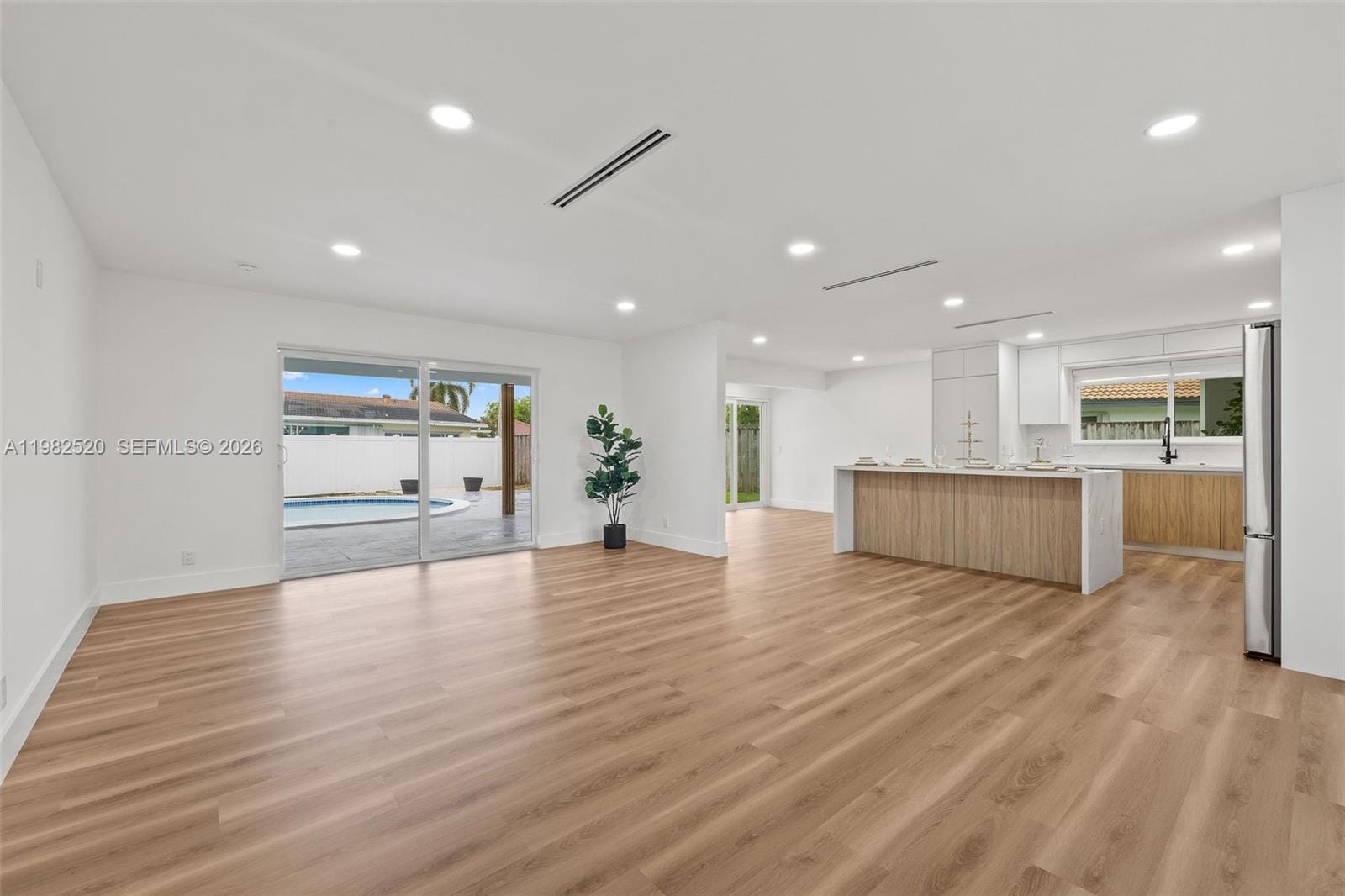 437 NW 13th Drive — photo 3