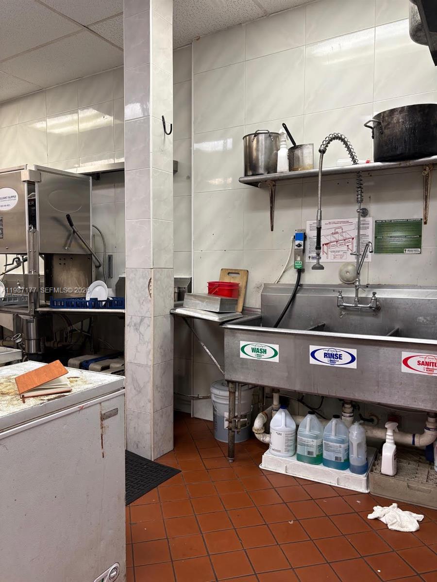 Main Road, Weston, FL 33327, Weston