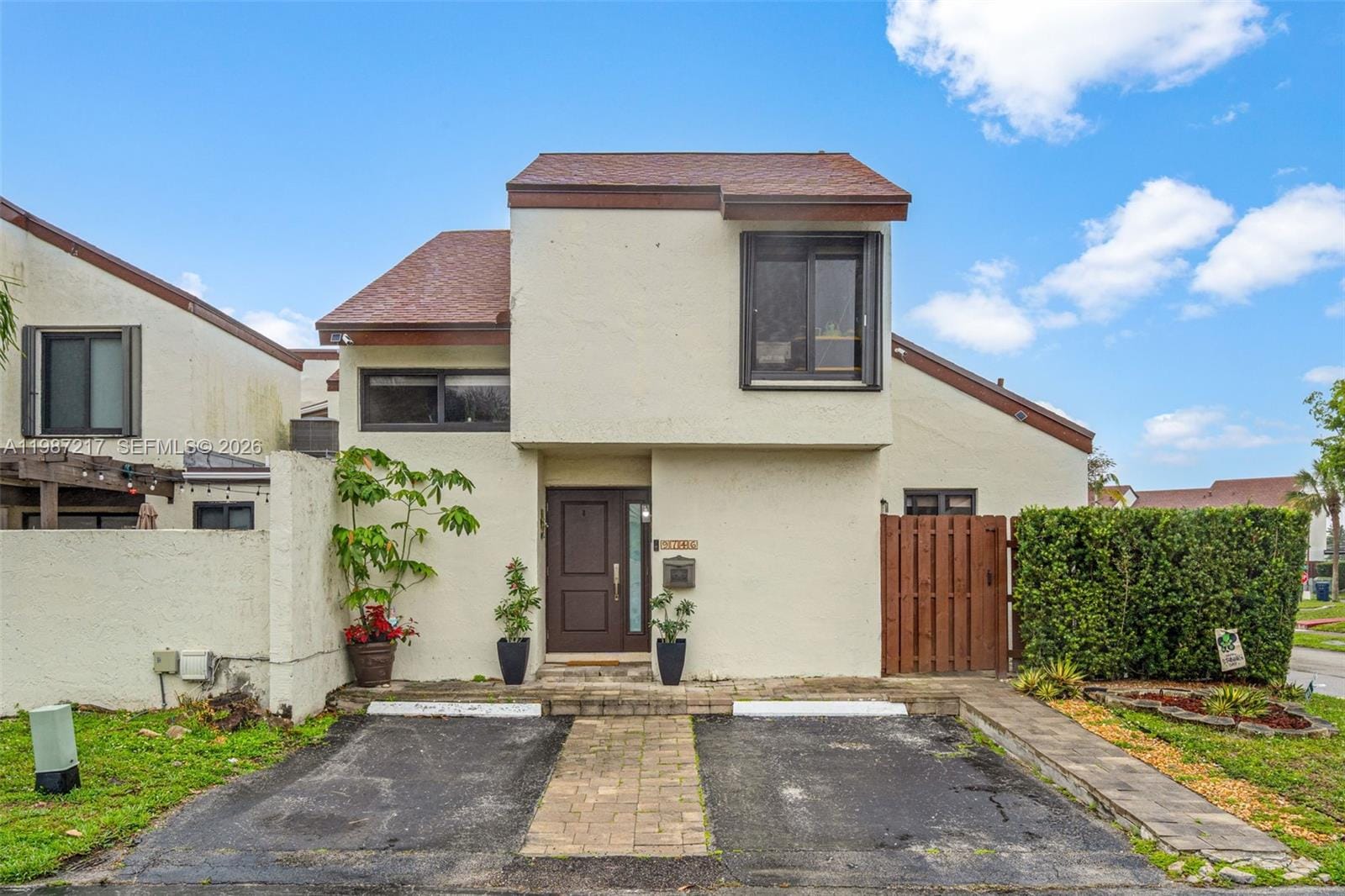 9746 NW 4th Lane 9746, Miami, FL 33172