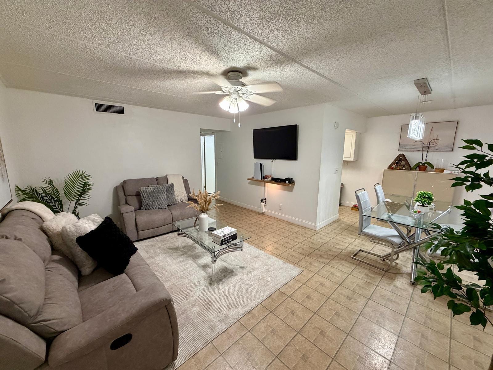 2000 Springdale Boulevard 102, Palm Springs, FL 33461 photo 2