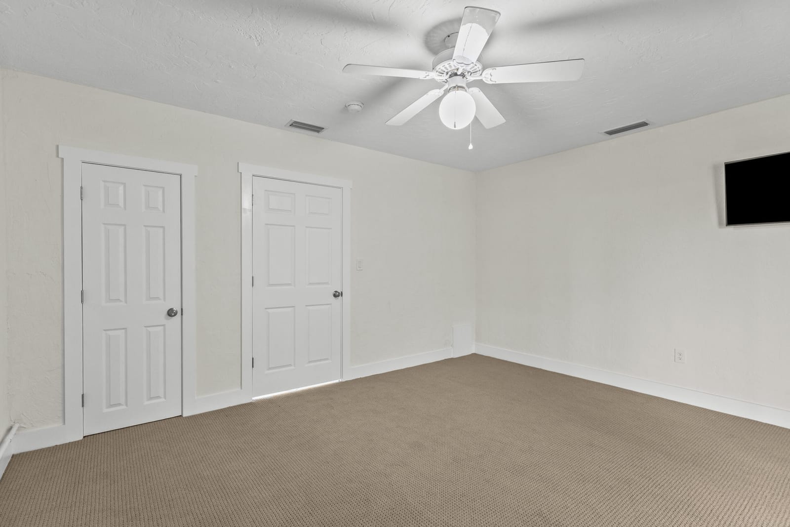 908 Villas Drive 18, Venice, FL 34285 photo 15