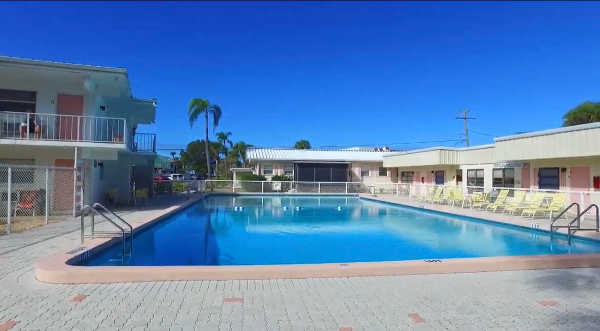 908 Villas Drive 18, Venice, FL 34285 photo 22