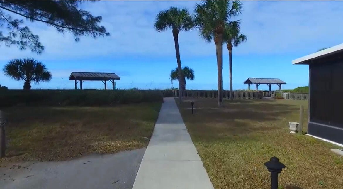 908 Villas Drive 18, Venice, FL 34285 photo 23