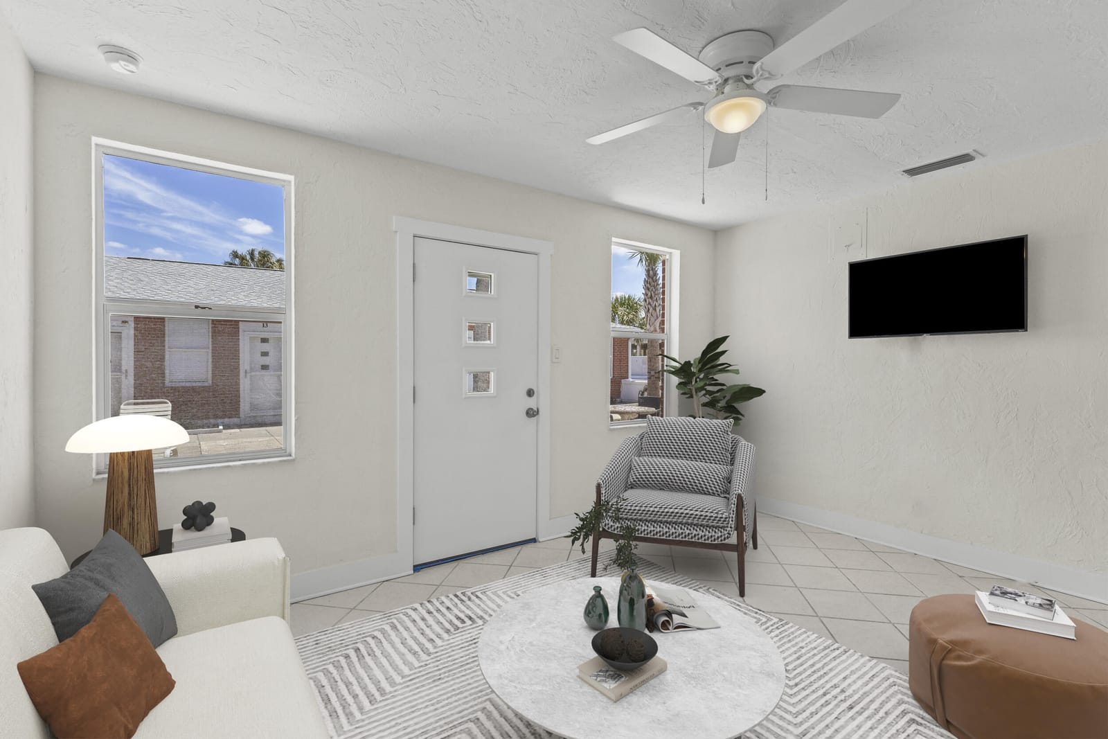 908 Villas Drive 18 — photo 4