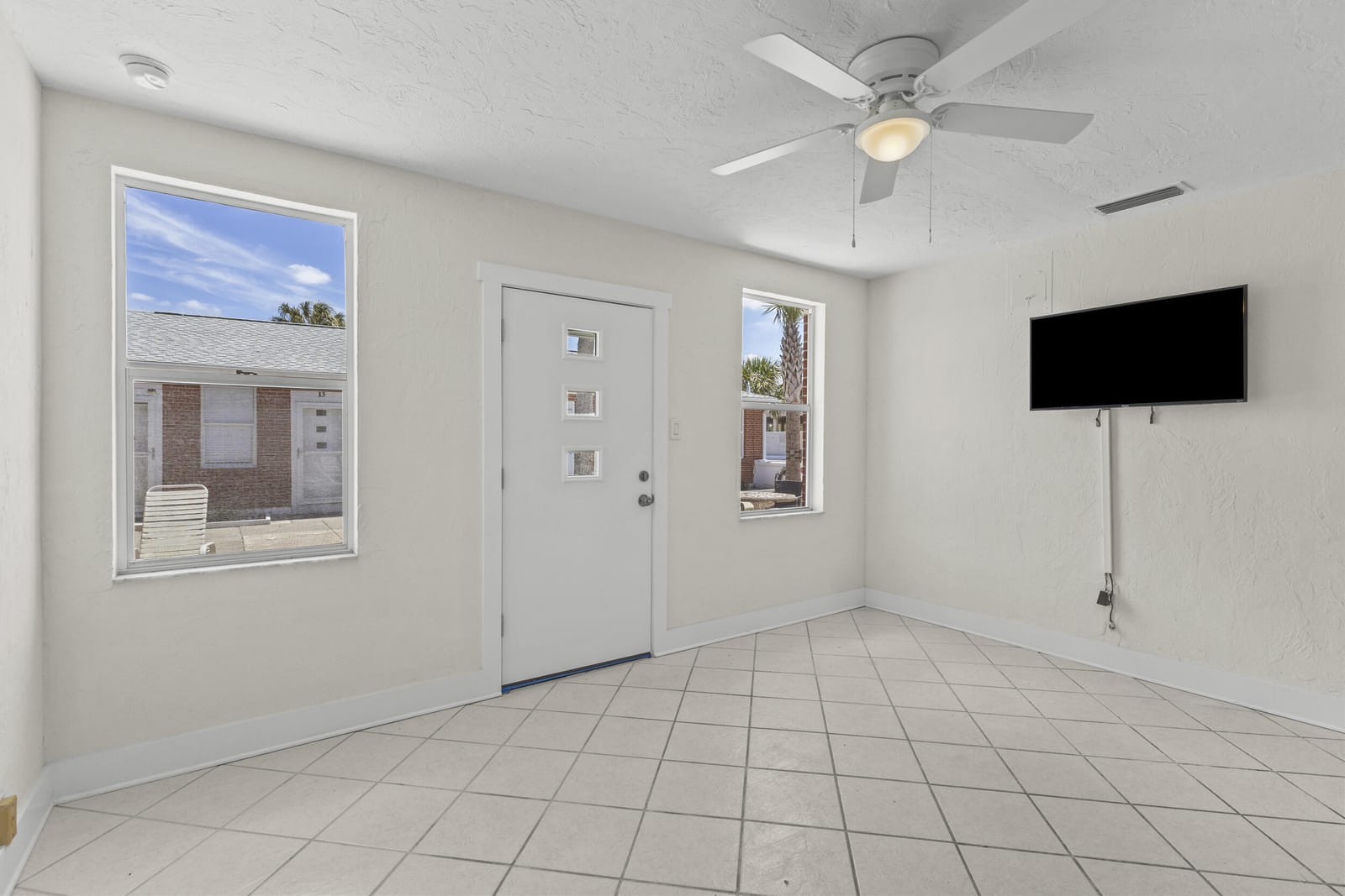 908 Villas Drive 18 — photo 7