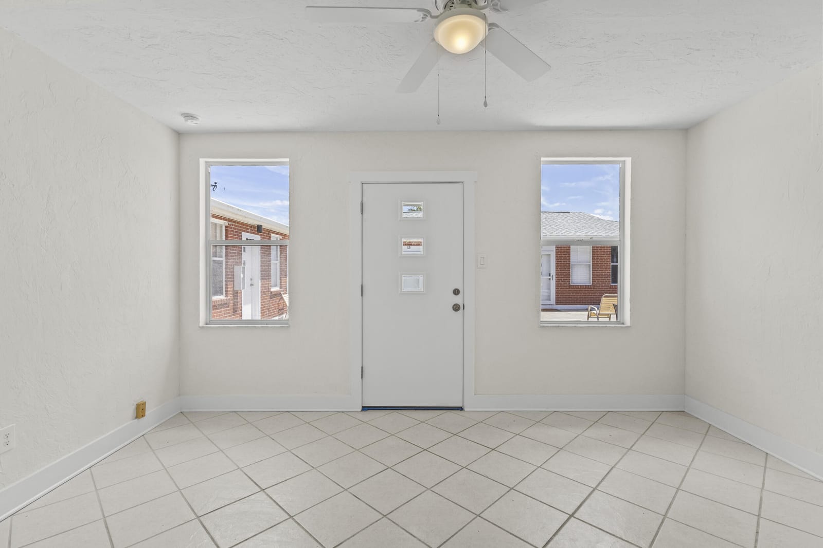 908 Villas Drive 18 — photo 8
