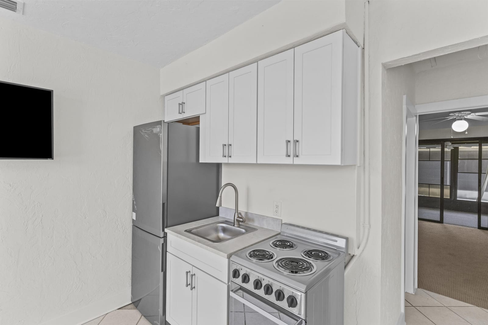 908 Villas Drive 18 — photo 9