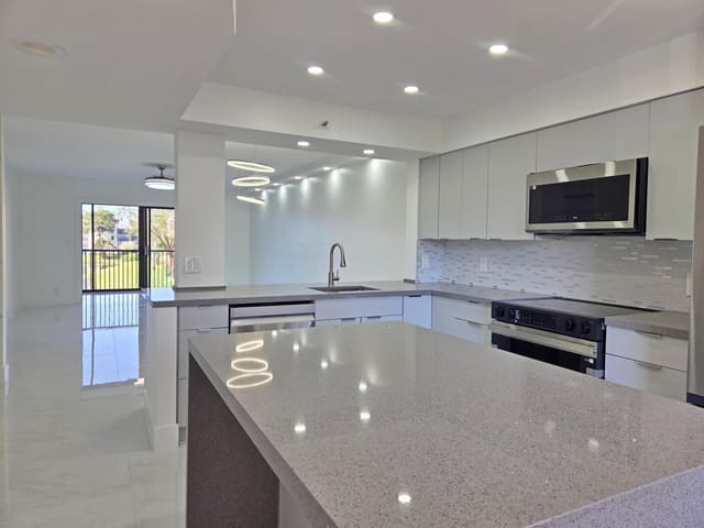 14460 Strathmore Lane 307, Delray Beach, FL 33446