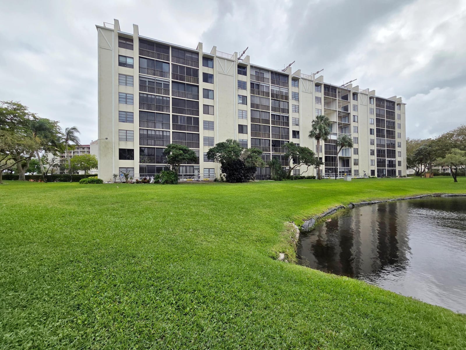 14460 Strathmore Lane 307, Delray Beach, FL 33446 photo 4