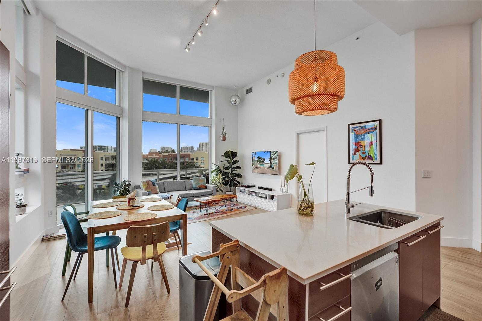 1900 N Bayshore Drive 816, Miami, FL 33132, Miami