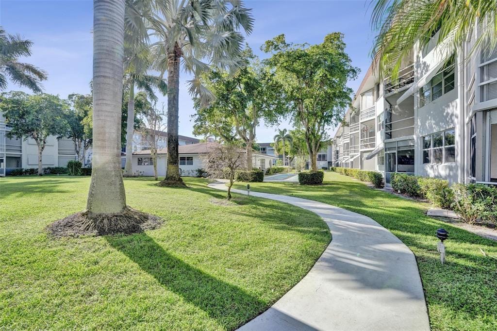 400 SE 10th Street 308, Deerfield Beach, FL 33441 photo 1