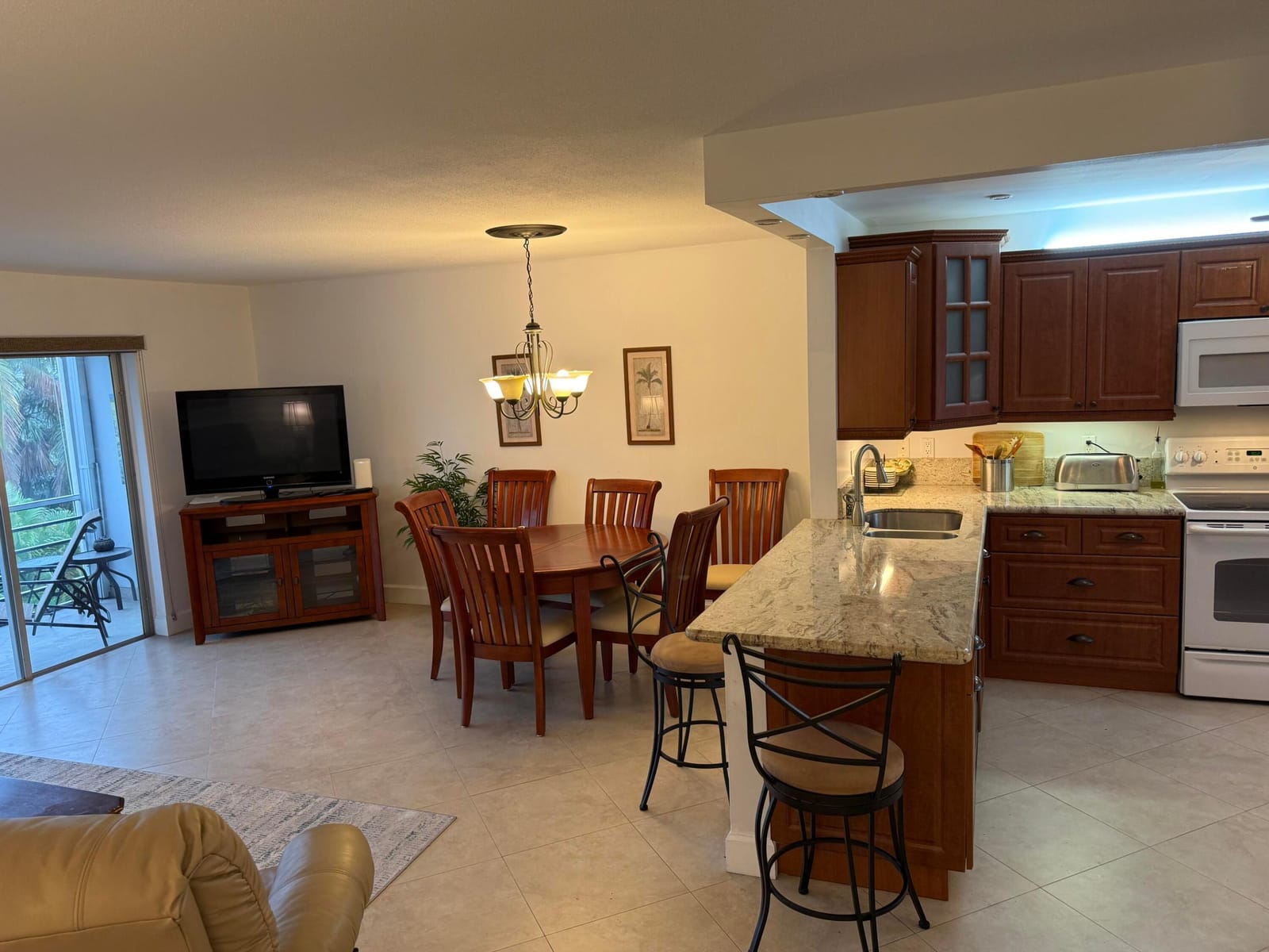 300 NE 14th Avenue 411, Hallandale Beach, FL 33009 photo 2