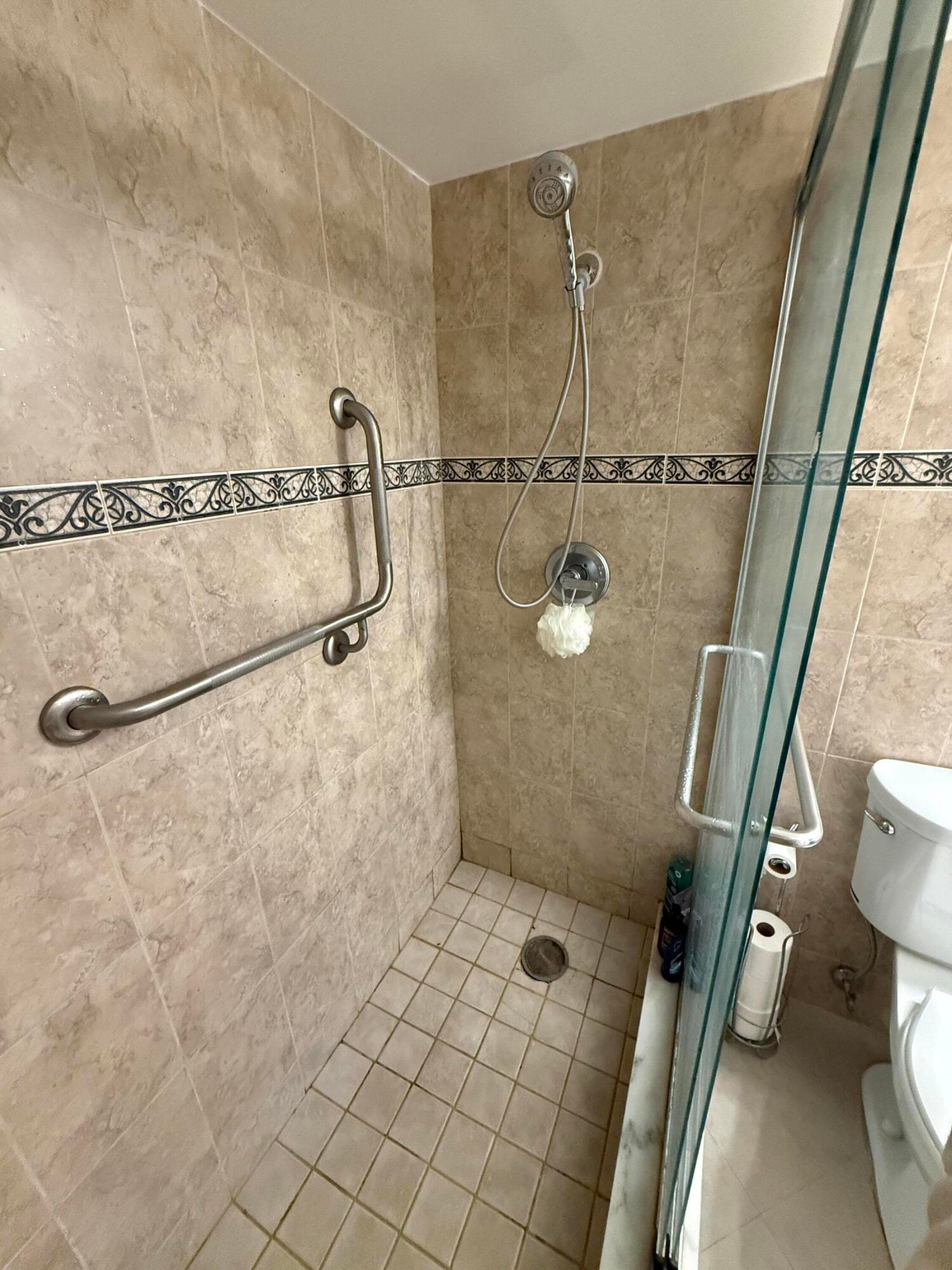 300 NE 14th Avenue 411, Hallandale Beach, FL 33009 photo 26