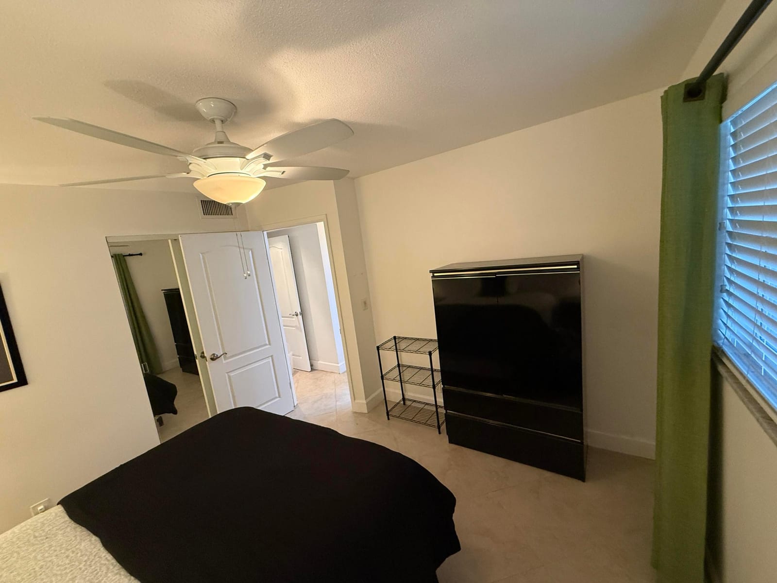 300 NE 14th Avenue 411, Hallandale Beach, FL 33009 photo 30