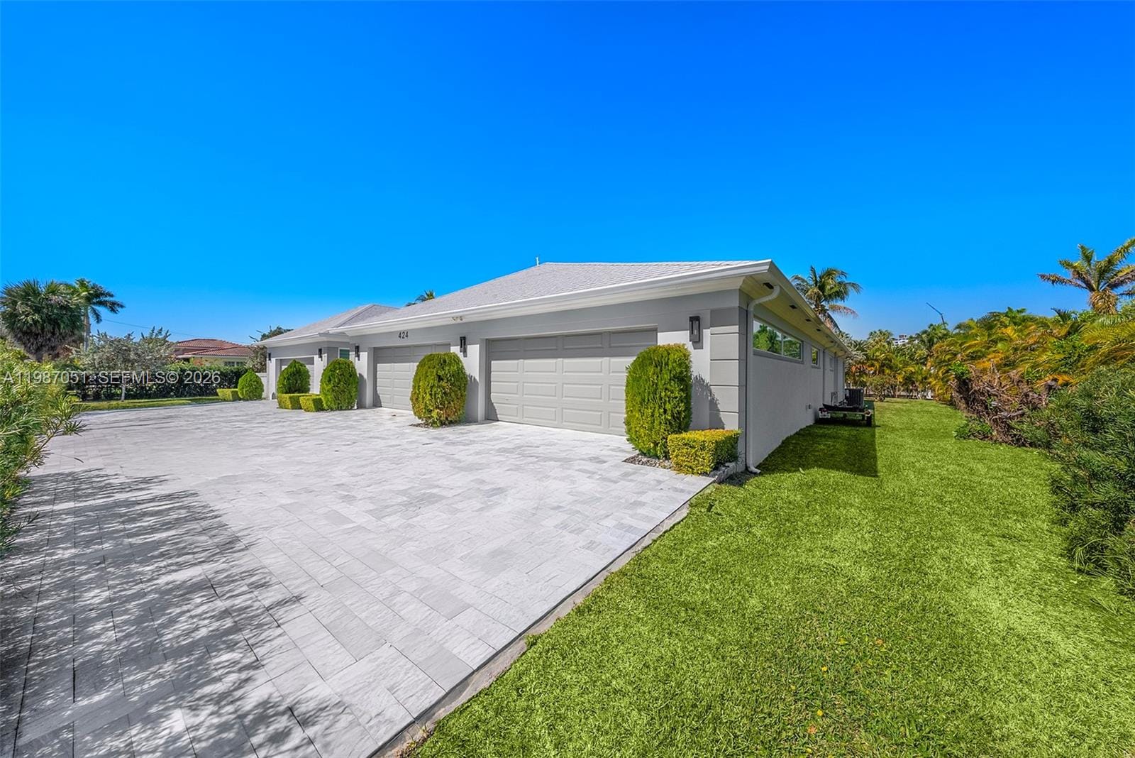 424 Alamanda Drive, Hallandale Beach, FL 33009 photo 5